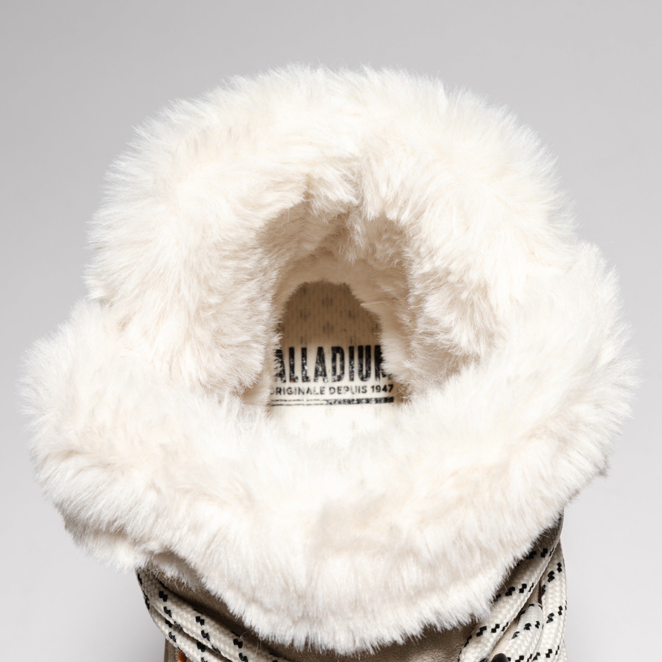 Close-up of interior fur lining on the Palladium Pallashock Hiver boot