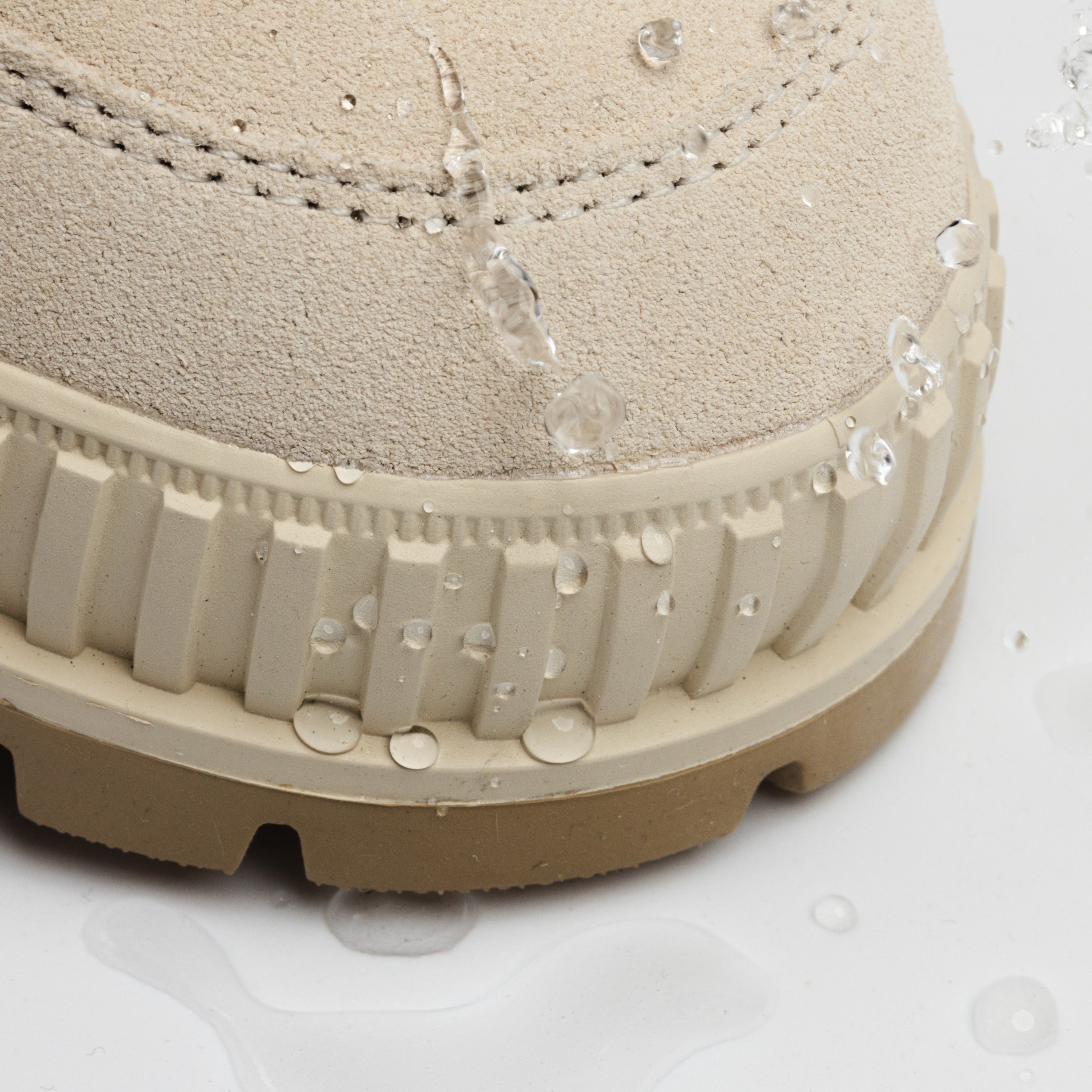 Close-up image showing water repellant fabric on the Palladium Pallashock Hiver boot